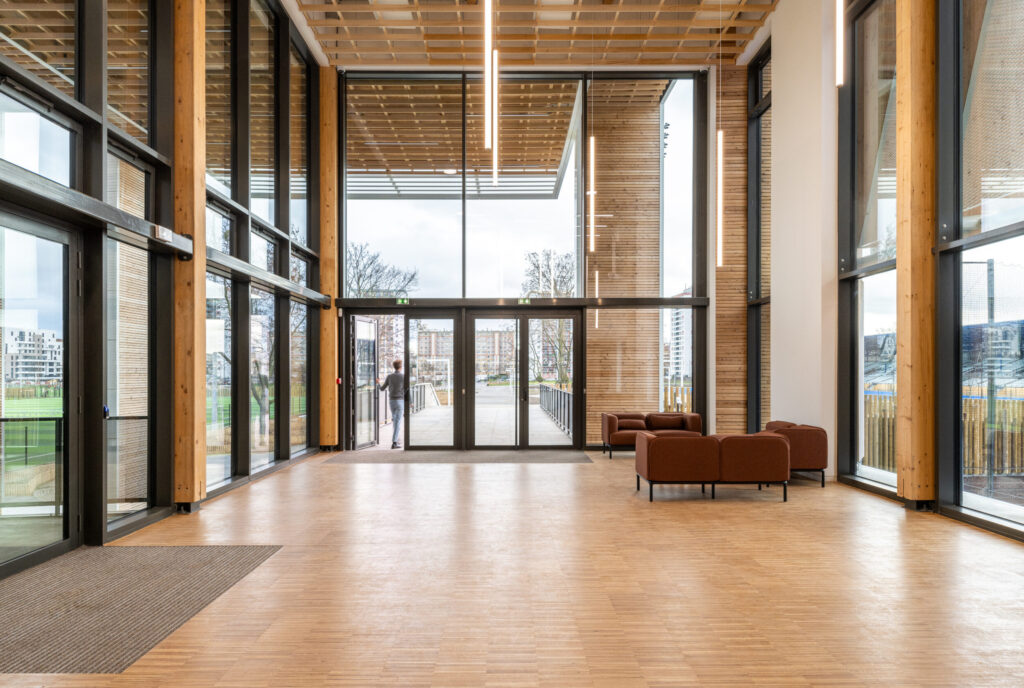 bd ©simonguesdon hall