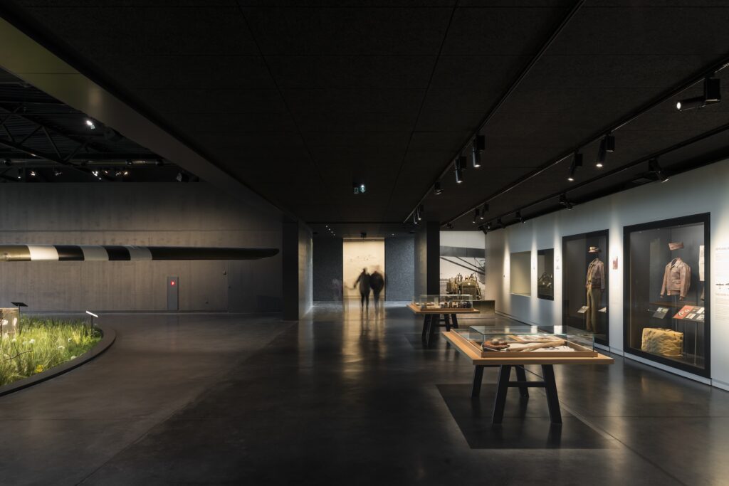 antoine cardi projectiles 11 2024 airborne museum pavillon waco intérieur 14